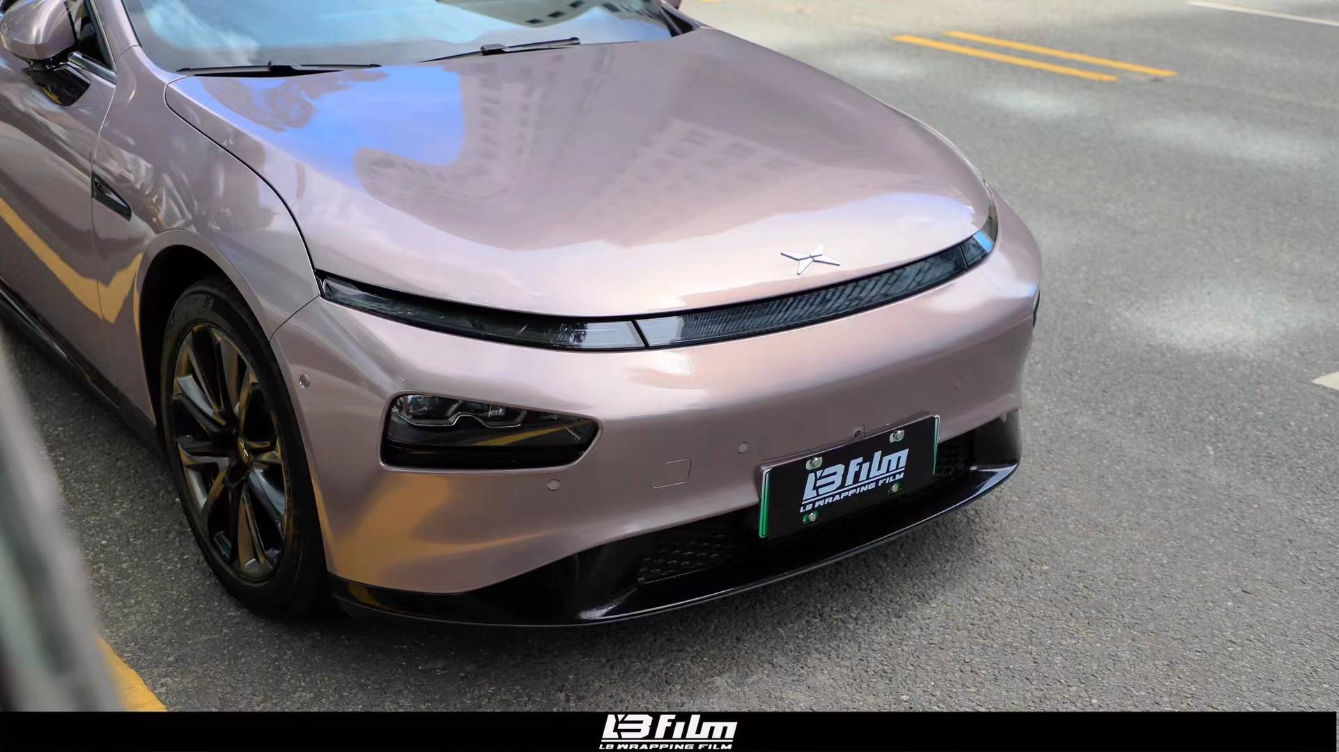 小鹏p7-lbfilm改色膜原厂漆冰莓粉,千万少女着迷的"冰莓粉"_-frozen