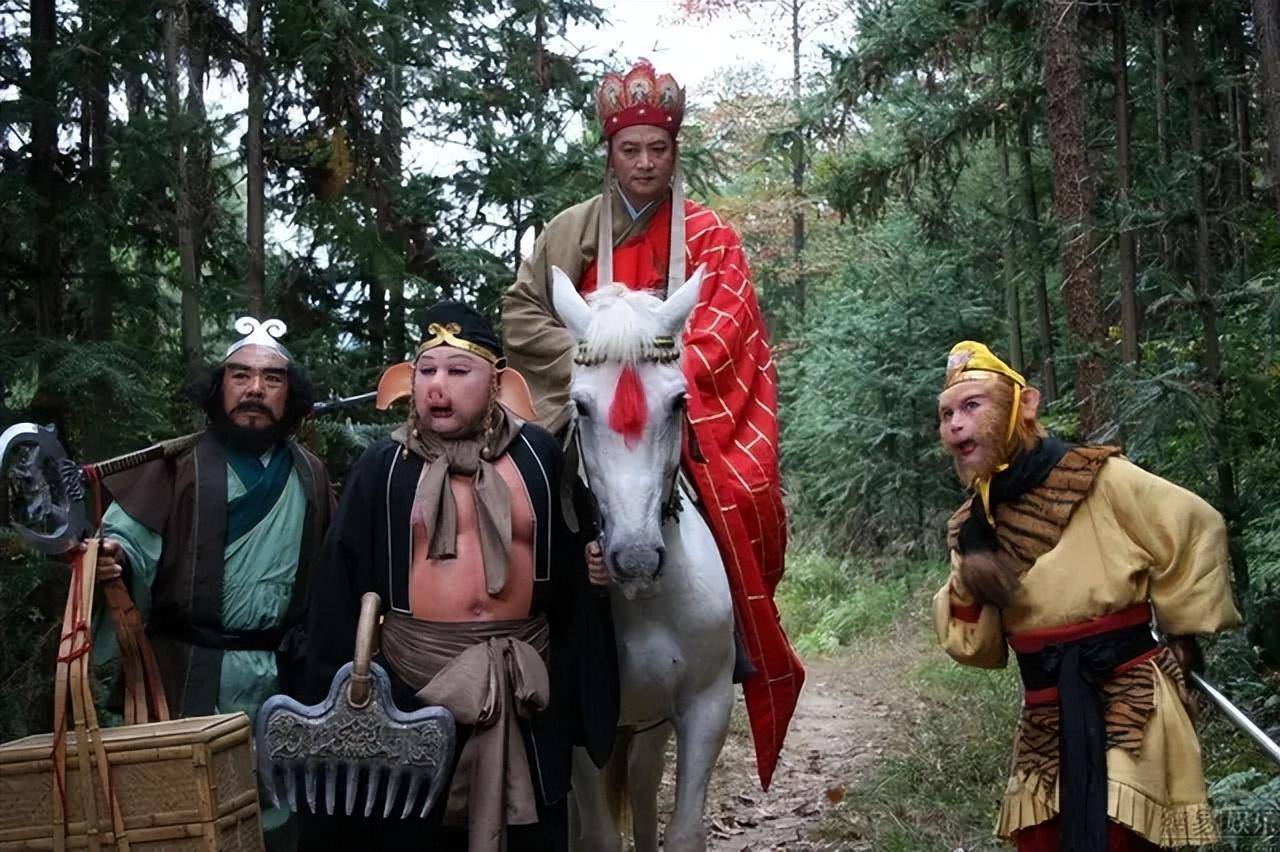 终于搞清楚了唐僧担子里都有啥,难怪八戒总喊累_袈裟_时候_孙悟空