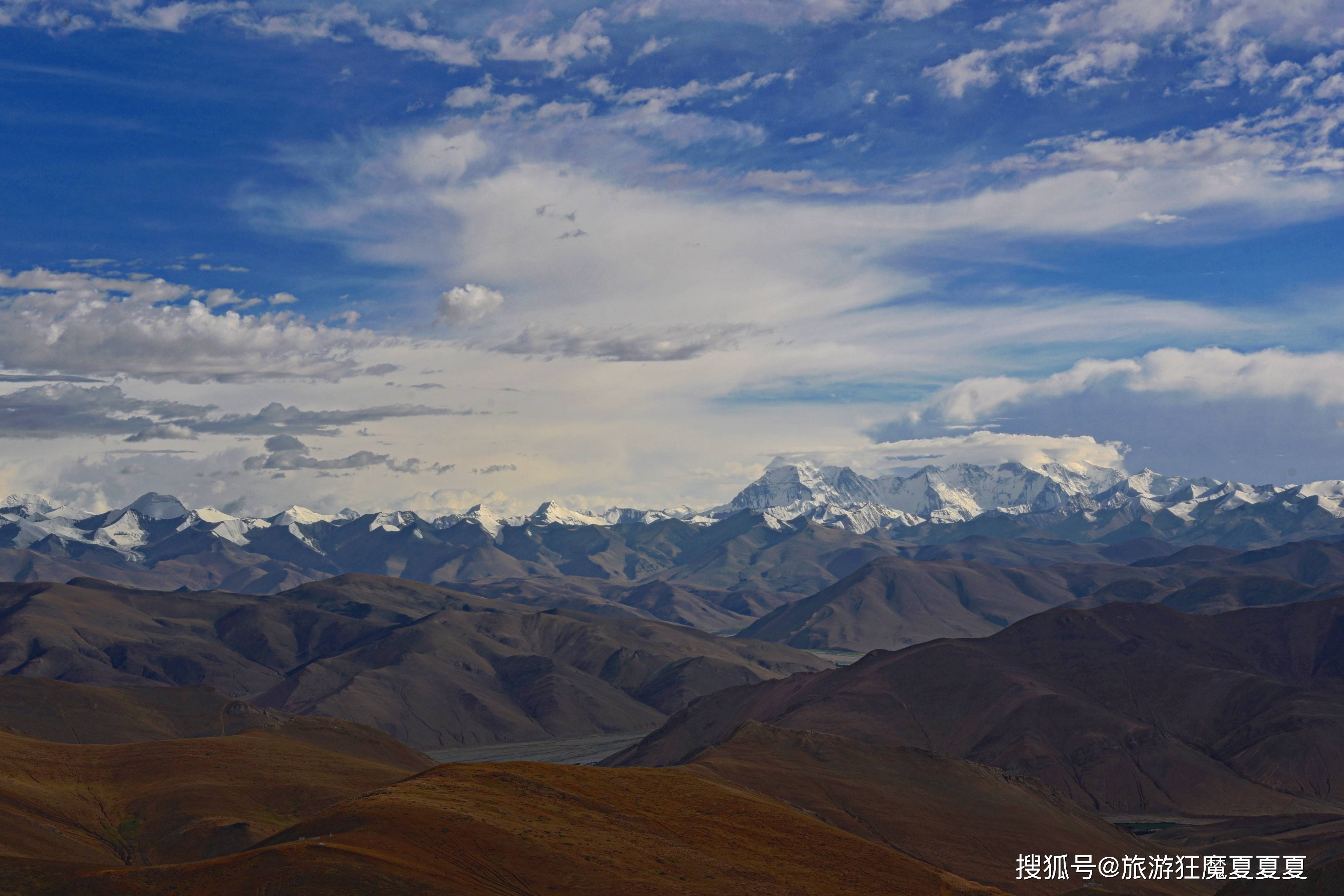 自治区与尼泊尔王国交界处,在这里不仅能看到世界最高峰珠穆朗玛峰,更