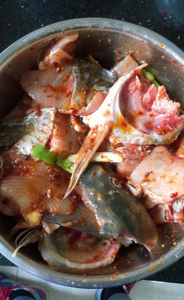 家庭版火锅鱼做法,牢记2点成功搞定,配料随意性大想吃啥加啥_小火