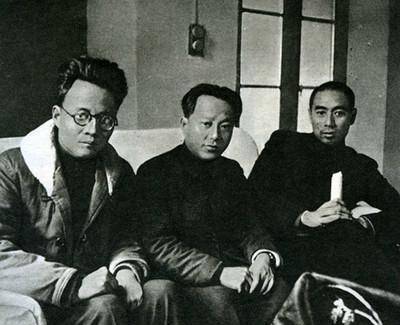 她身材高挑貌美动人，是黄埔女兵中的颜值担当，却嫁给矮个子王明_孟庆树_时候_曾宪植