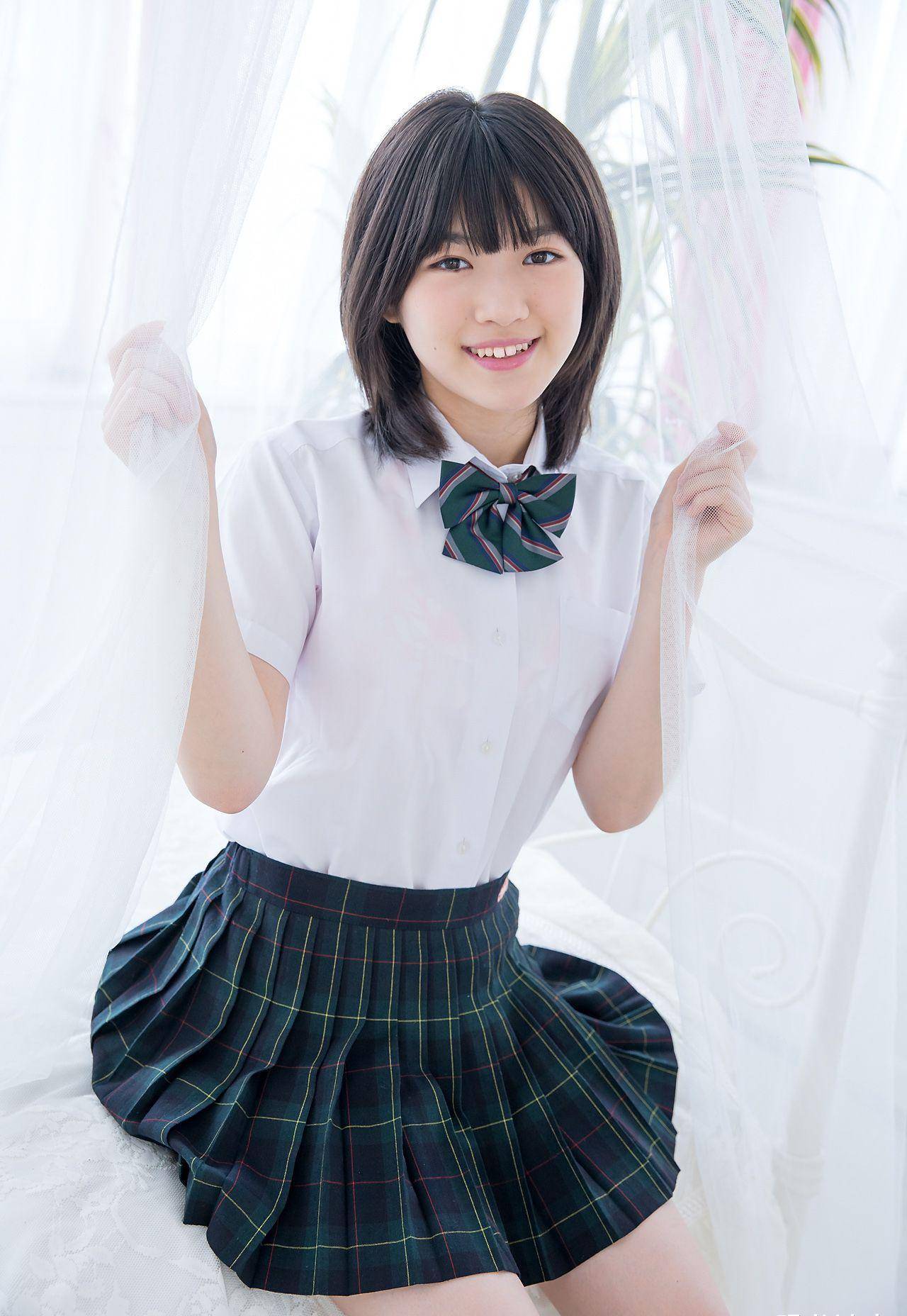 而短发又增添了几分可爱的气质,这样的小姐姐怎能叫人不心动呢