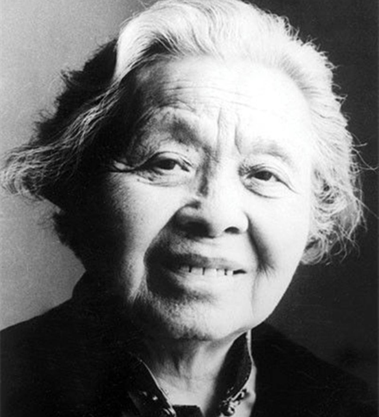 女作家丁玲的一生出走被囚禁重获新生生命最后的反思