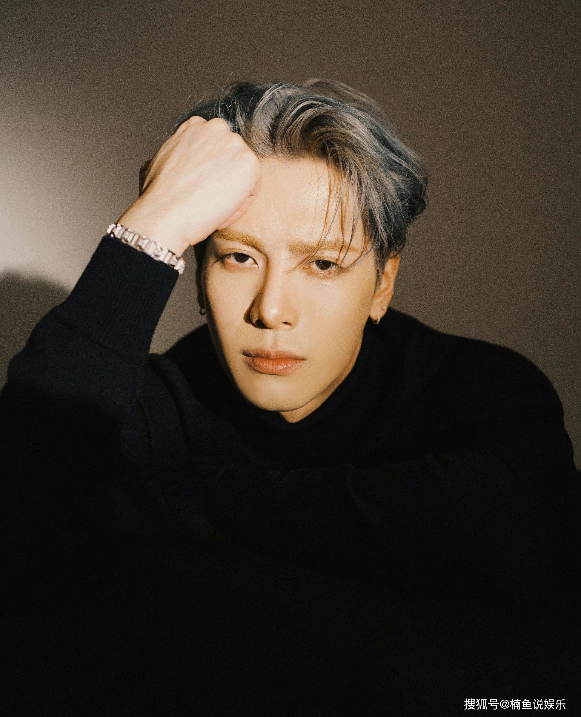 被王嘉尔帅到了!