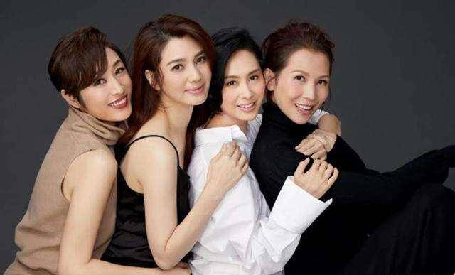 本以为朱茵已经够美了,看到她和蒋勤勤同框,才知道啥叫倾城绝色_角色