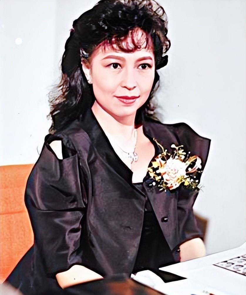 "倾国倾城"狄娜:去世12年仍是港圈神话,她这一生才是真传奇