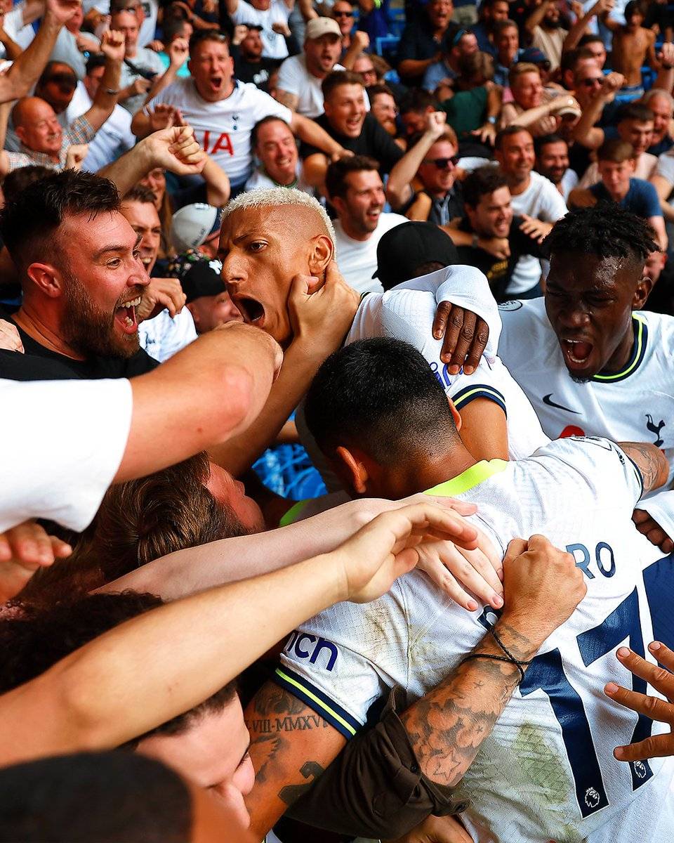 理查利森没上来前,凯恩在中锋位置上更像是摸鱼,防守中没有施加给对方