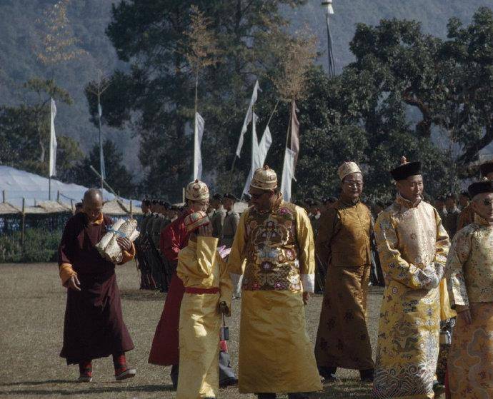 锡金末代国王结婚珍贵彩照:王室身穿清朝服饰,末代王后是美国人_巴登