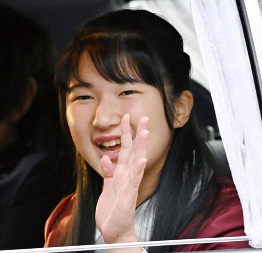 国外良子皇后的基因真强大,遗传小眼睛给重孙女,连雅子都没办法_明仁