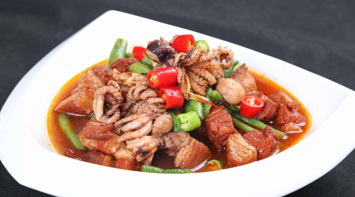 教你做美味的八爪鱼红烧肉,每顿多吃两碗米饭,鲜香入味超受欢迎