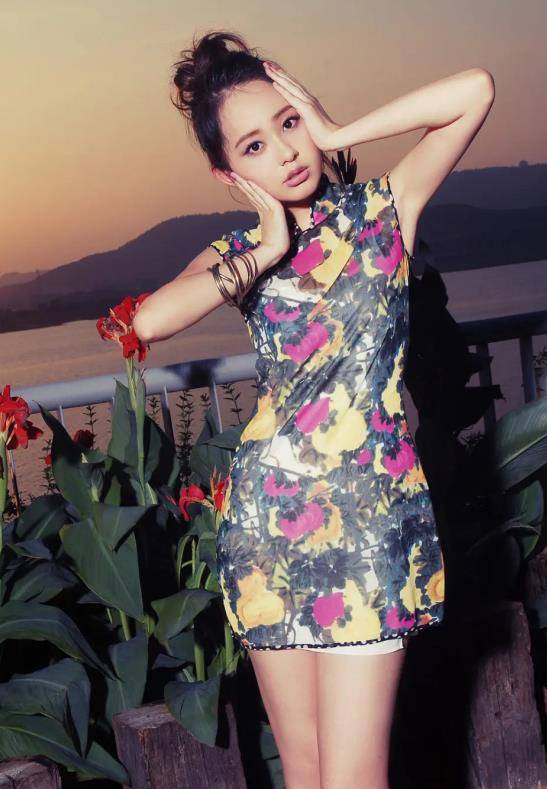 此举却让孙耀琦抓住了把柄,还将赵丽颖取关重关的前因后果,在直播间里