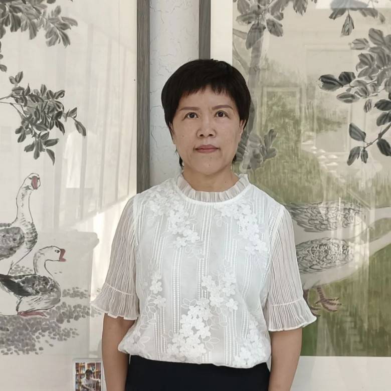 国画名家丨孔玲:一花一禽,淡雅素净,意趣天然_艺术_中国_花鸟画