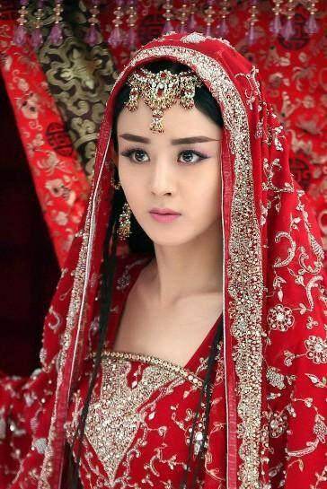 赵丽颖穿过的红衣古装,个个都美如画,但最美的竟不是小骨!