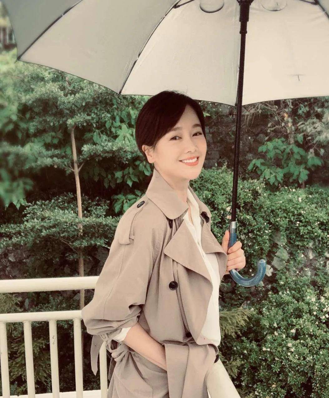 左小青嫁给大20岁老公,两人更像一对父女,原来对方大有来头!