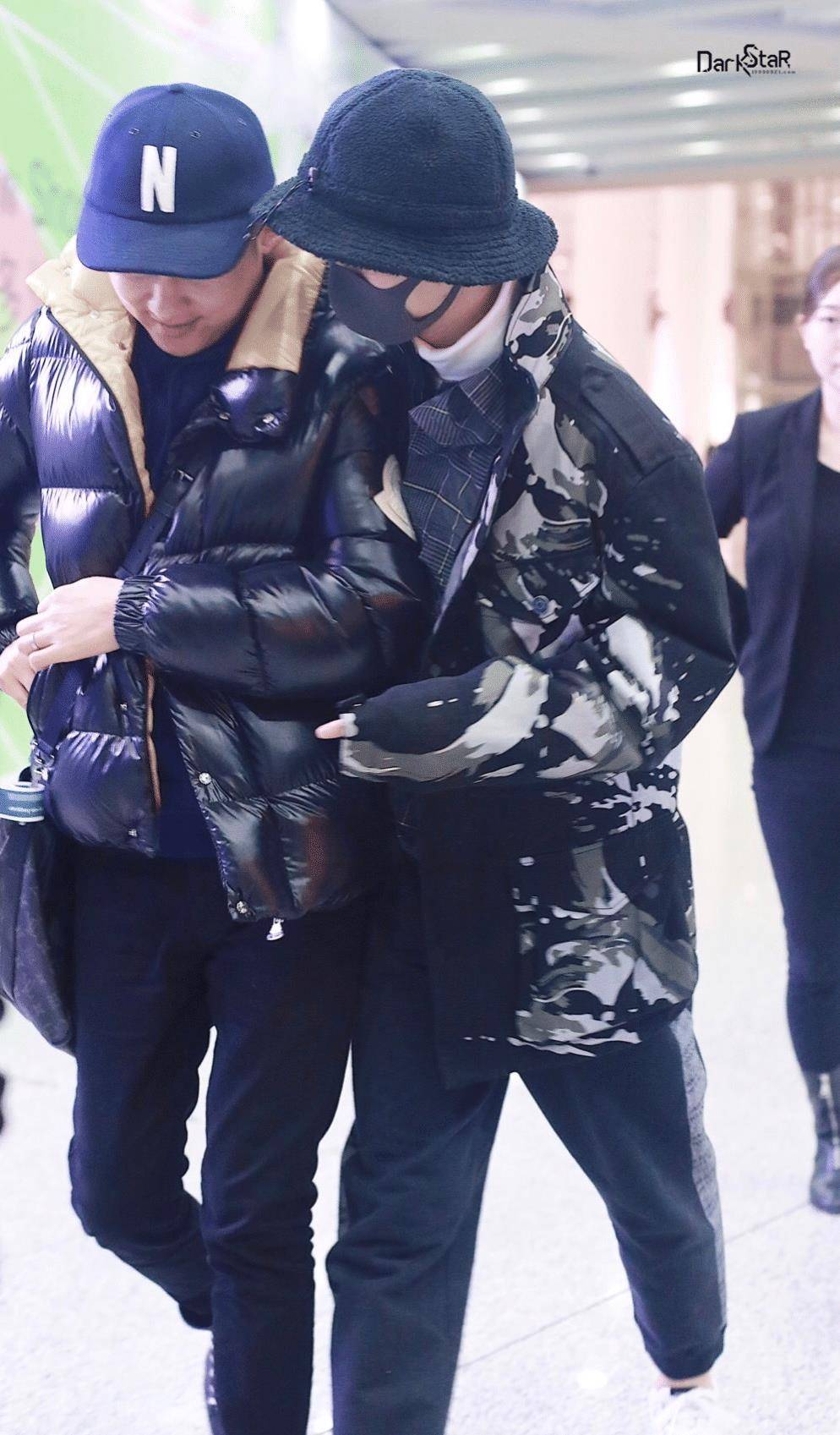 王俊凯玩游戏,身边的工作人员第一次出镜,助理小马哥要失宠?