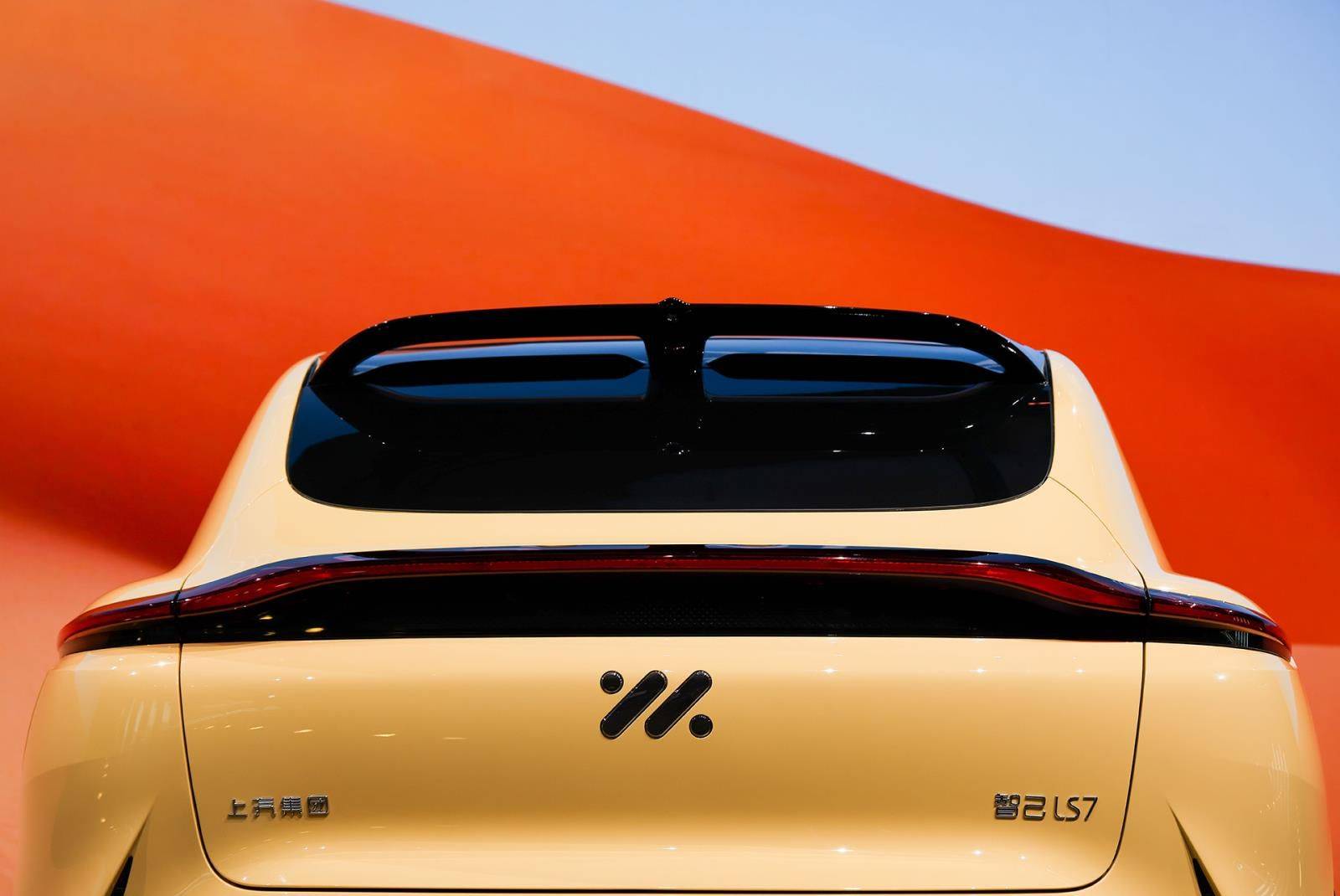 智己LS7首发并开启预订 预售价35万元起_搜狐汽车_搜狐网