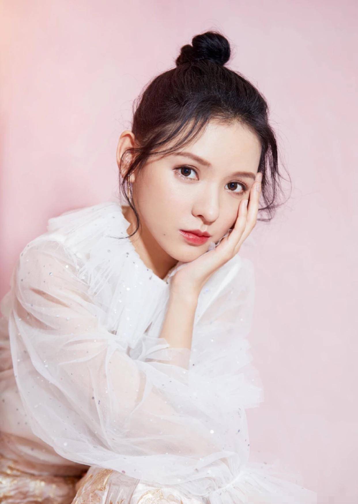 这个女星虽然不太红,不过因为太美常常被误认为是混血_张予曦_尹夏沫