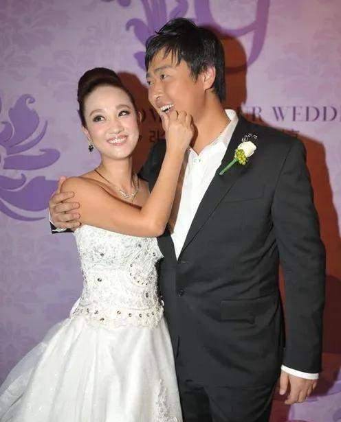 很多人羡慕关思婷,说她嫁得好.