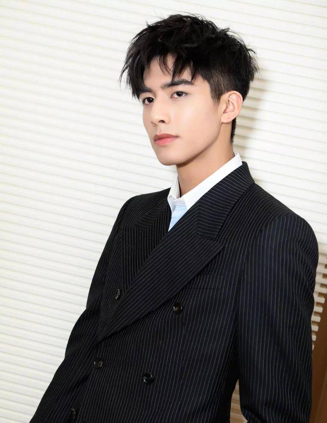 16位95年后的男明星,都是未来可期的!你最看好谁?_演技_时候_张耀