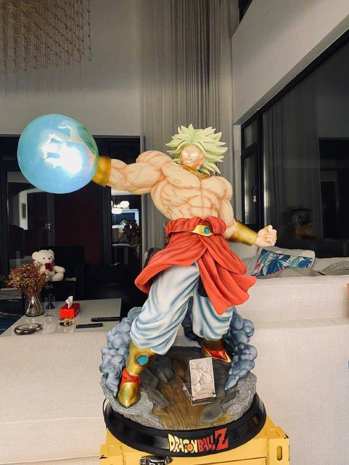 黄子韬的家有多豪华?看这些手办就知道了_东西_二次元_卡卡