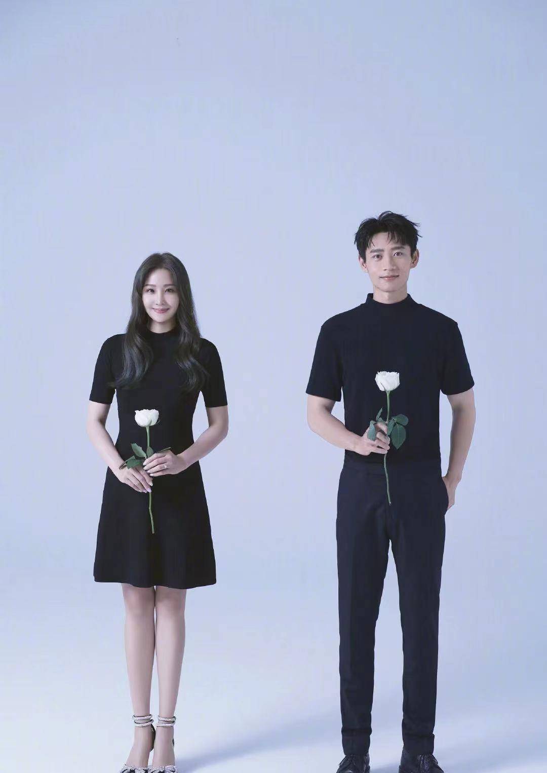 魏晨将举办婚礼,和女友手绘合照请柬,校服到婚纱的爱情让人羡慕_祝福