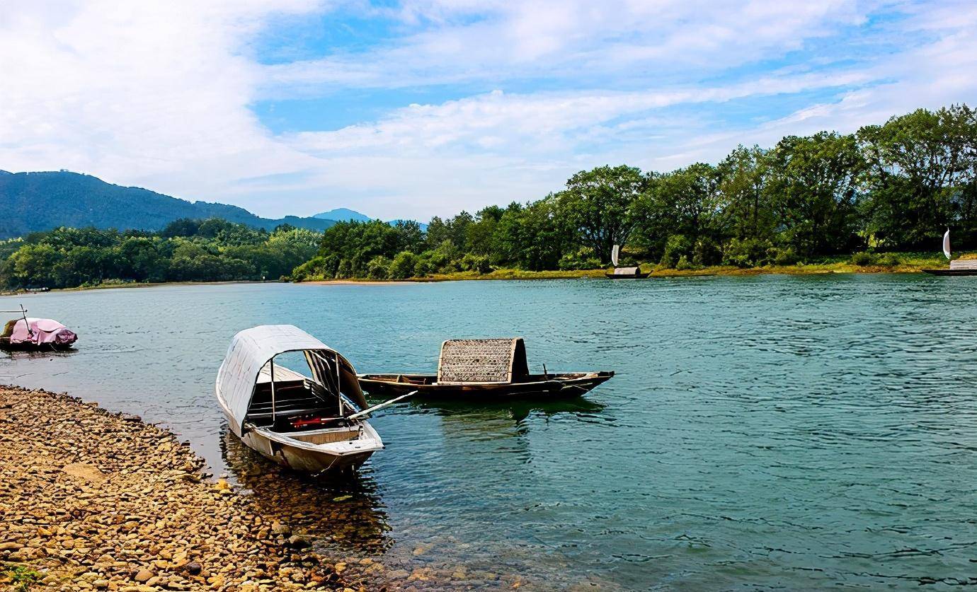 在古堰画乡,乘画舫欣赏瓯江最瑰丽的河段,体会人在画中游的感觉_丽水