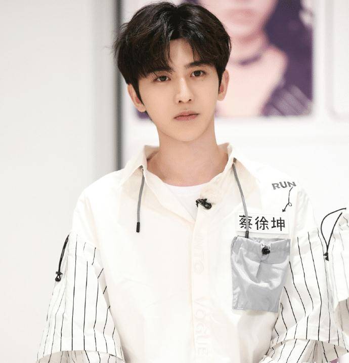 蔡徐坤魅力有多大?王境泽微博晒《跑男》路透,不做嘉宾只为追星.
