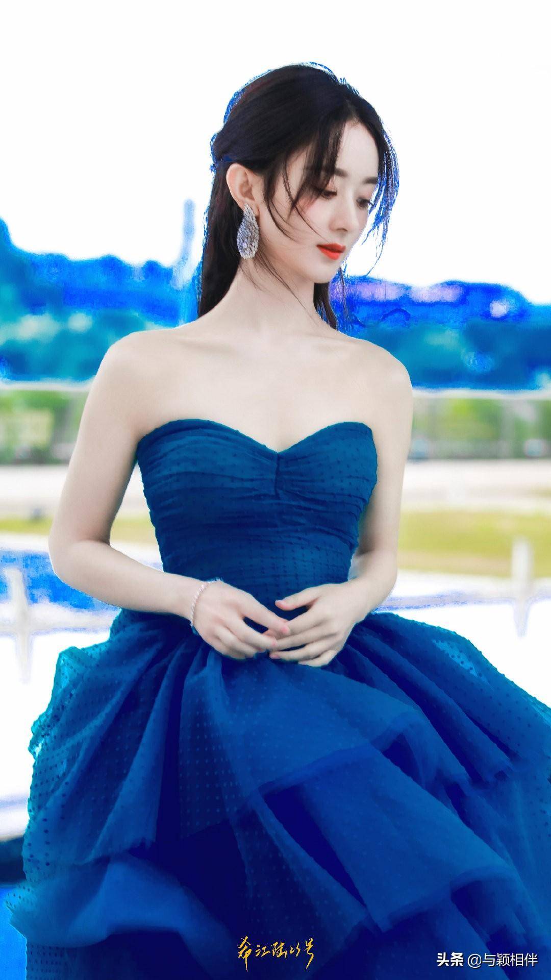 赵丽颖蓝色蛋糕裙p成7种颜色,你觉得哪种更好看红色太美了