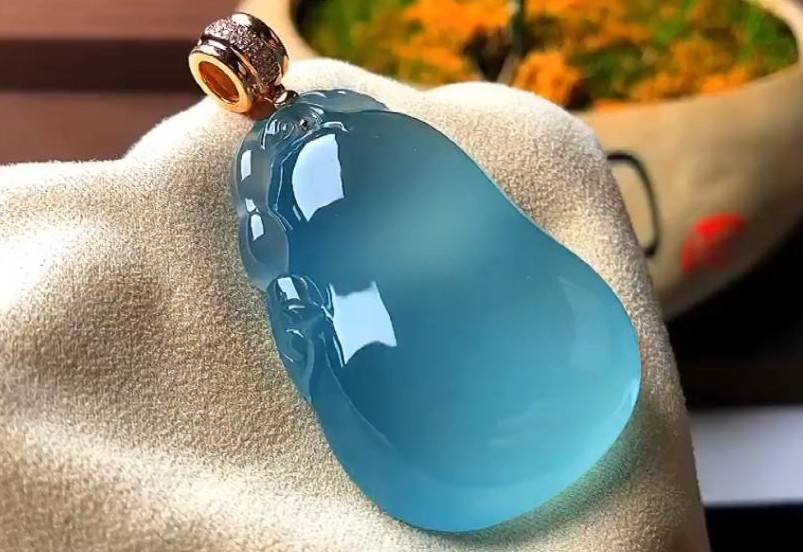 天空青　高級青翡翠 天空青高級青翡翠