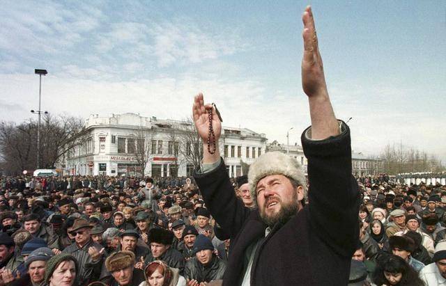 唯一能让俄罗斯屈服的2个国家,一个是我国,一个是这个小国_历史_车臣