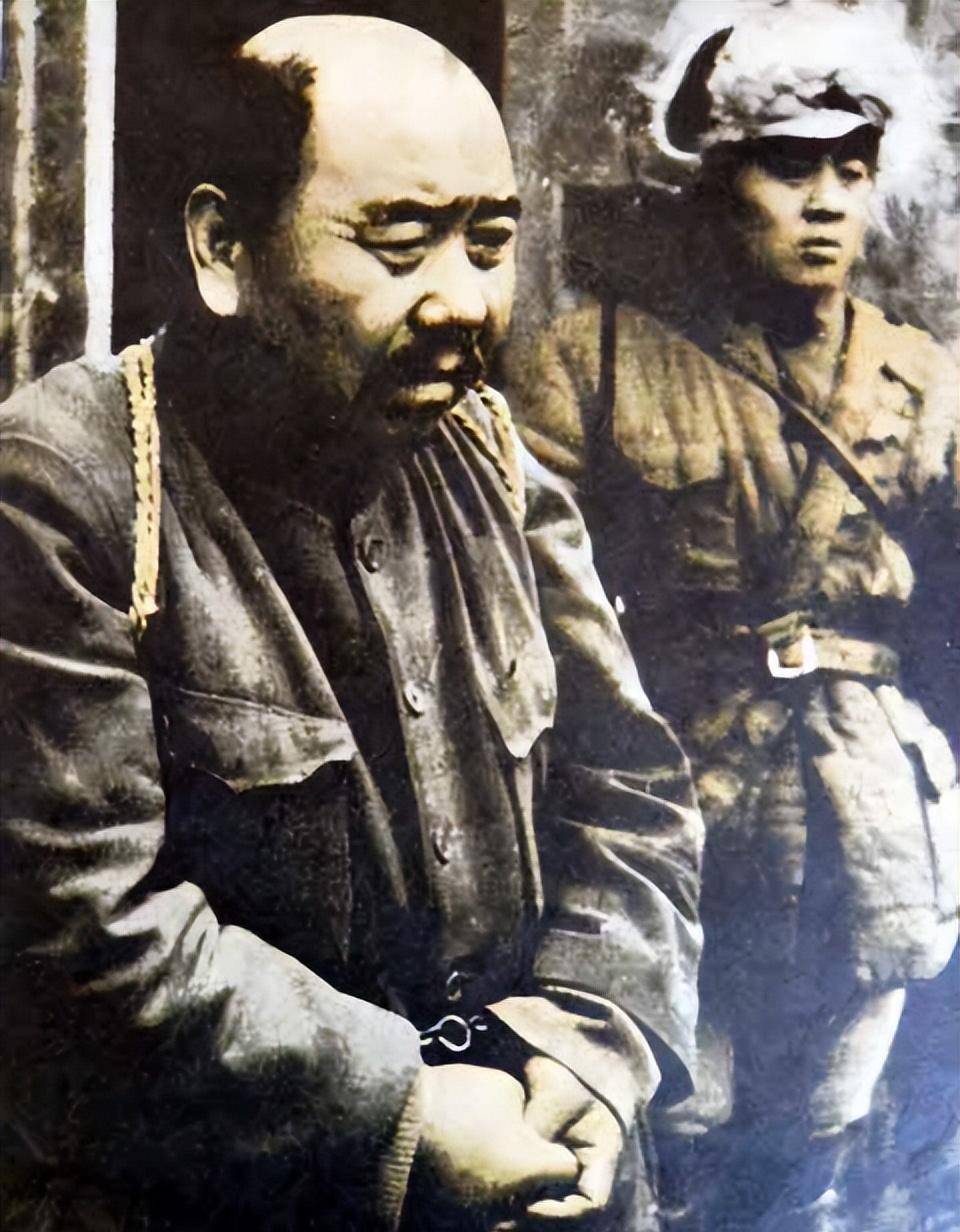 1946年,匪首谢文东被捕时负隅顽抗,为何最后却因一台摄像机投降_土匪