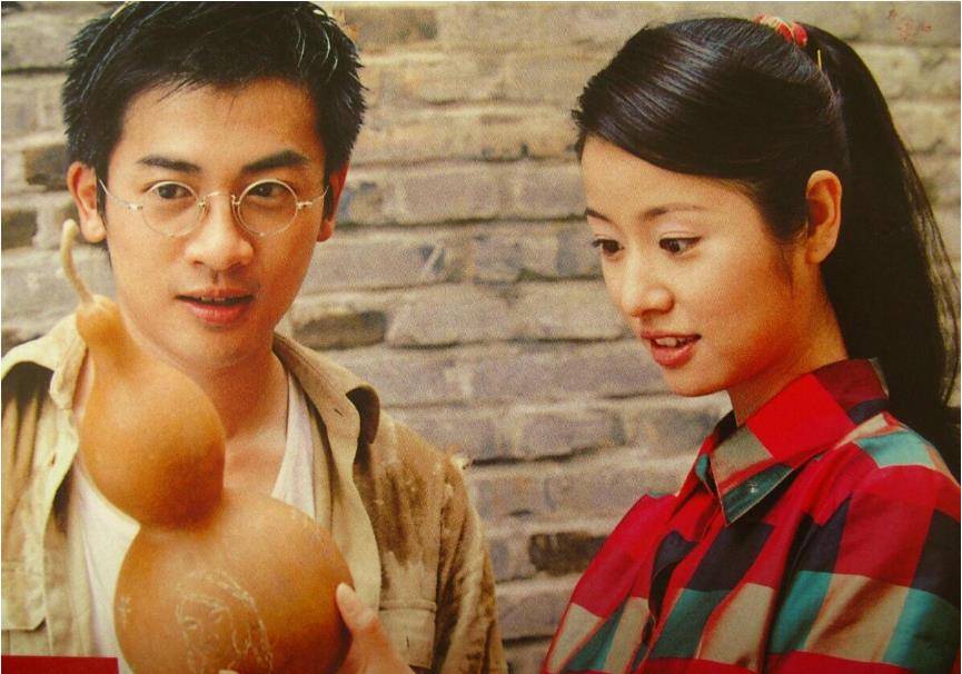 19年后再重温童年神剧,发现杜飞喜欢的不是如萍,而是她_依萍_生活_剧