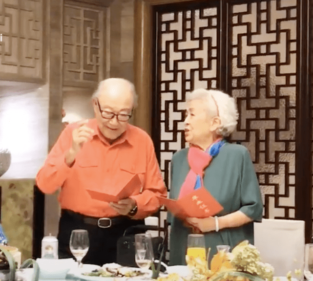 国家一级演员张目去世，一周前还与妻子谢芳露面演唱，好友透露去世细节_夫妻_丈夫_电影