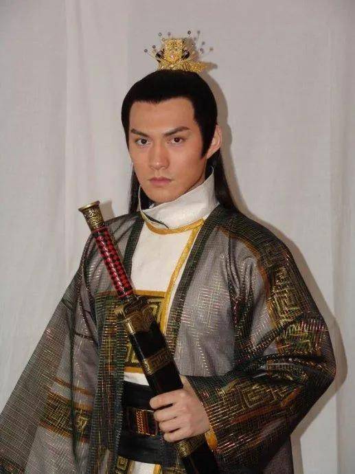 玄武门之殇:秦王李世民血腥诛杀兄弟,迫使李渊退位,逆龙鳞而上_李建成