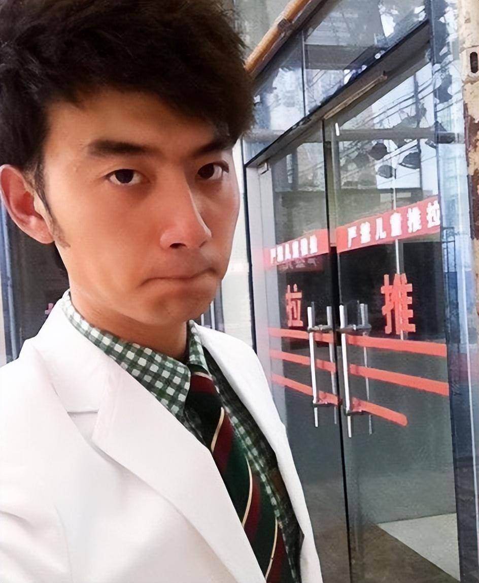 安徽卫视主持人白羽:主持《男生女生向前冲》,颜值高无绯闻_白宇_因为