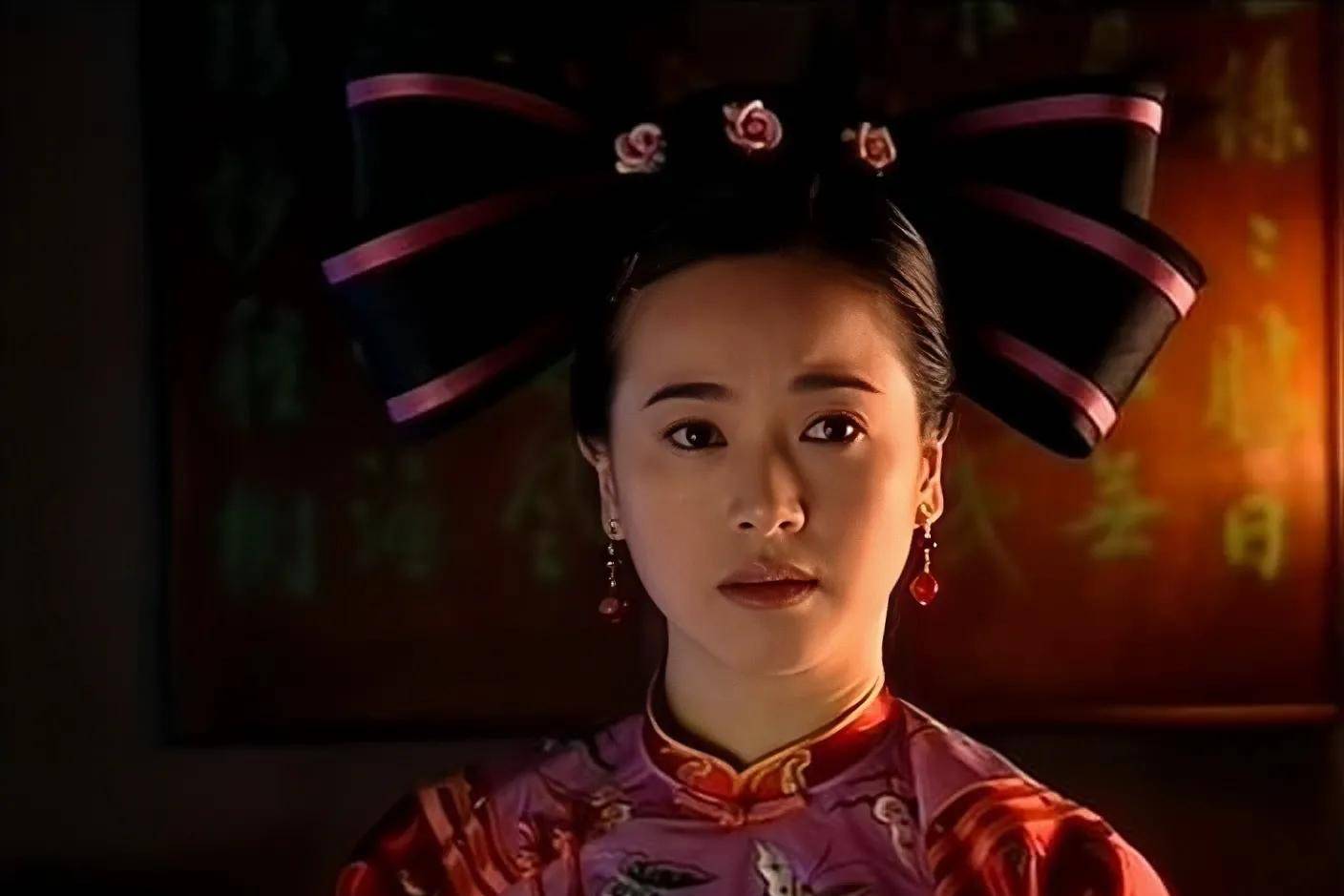 李芸:著名老演员的女儿,如今无戏可演_观众_歌剧_小时候