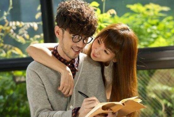 "情歌王子"周传雄:用记事本写出妻子不离不弃_vivian_体重_老婆