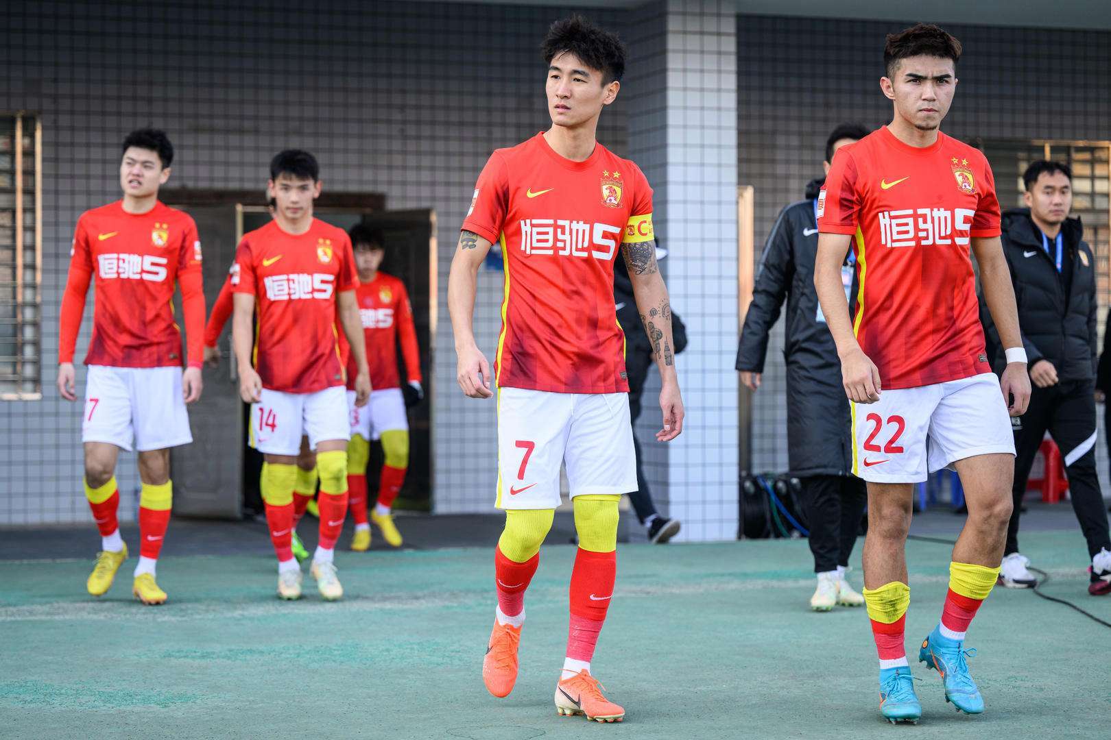 恒大足球俱乐部上海公司（恒大足球俱乐部上海公司招聘） 恒大足球俱乐部上海公司（恒大足球俱乐部上海公司雇用
）《上海恒大足球队》 足球资讯