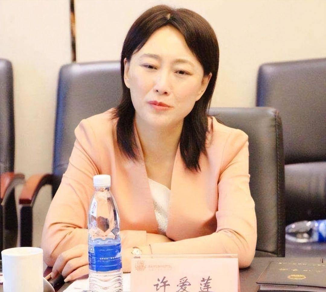 内蒙古"第一美女市长",打过15万一支的美容针,从寺