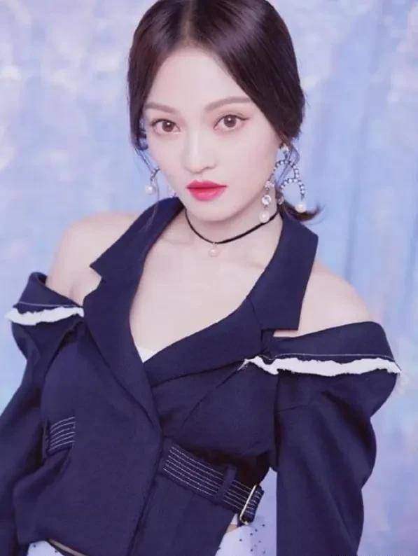 张韶涵,1982年出生台,祖籍湖南常德桃源,四分之一维吾尔血统_歌曲