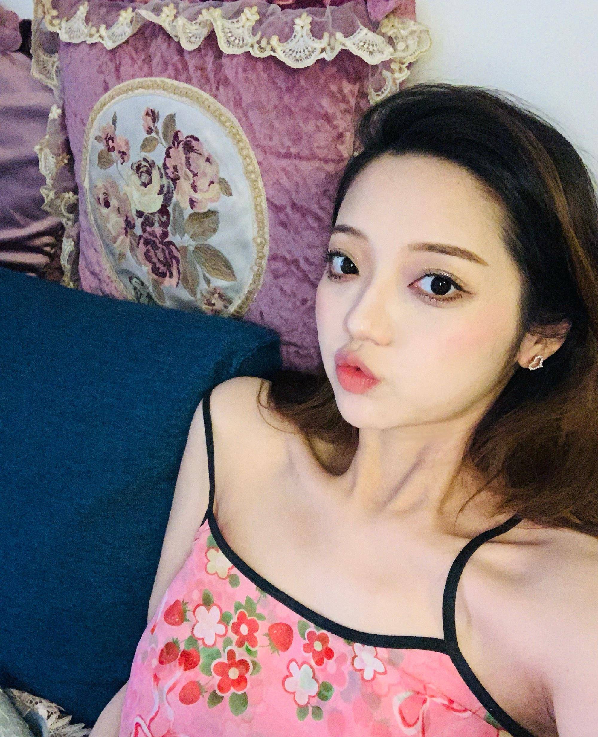 《快乐星球》冰柠檬扮演者晒出结婚照,老公和黄渤形似,张兆艺:我让他