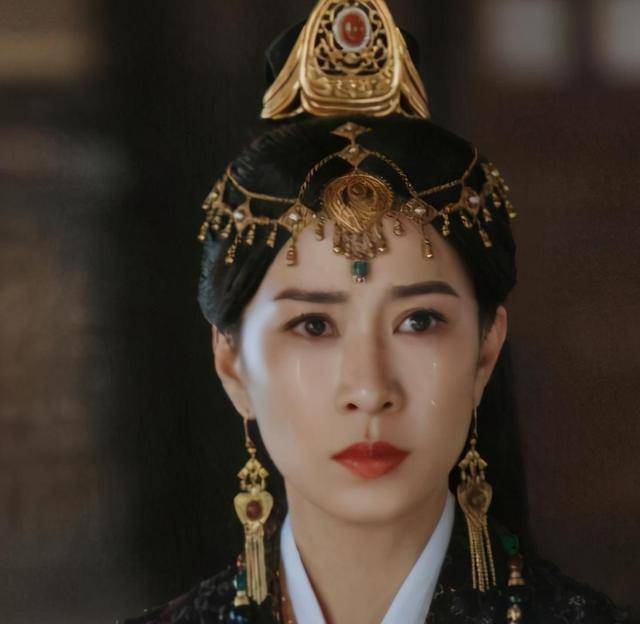 佘诗曼打破"烟熏妆"魔咒,只需一个"眼神",凭宫廷剧再次翻红_时候_角色