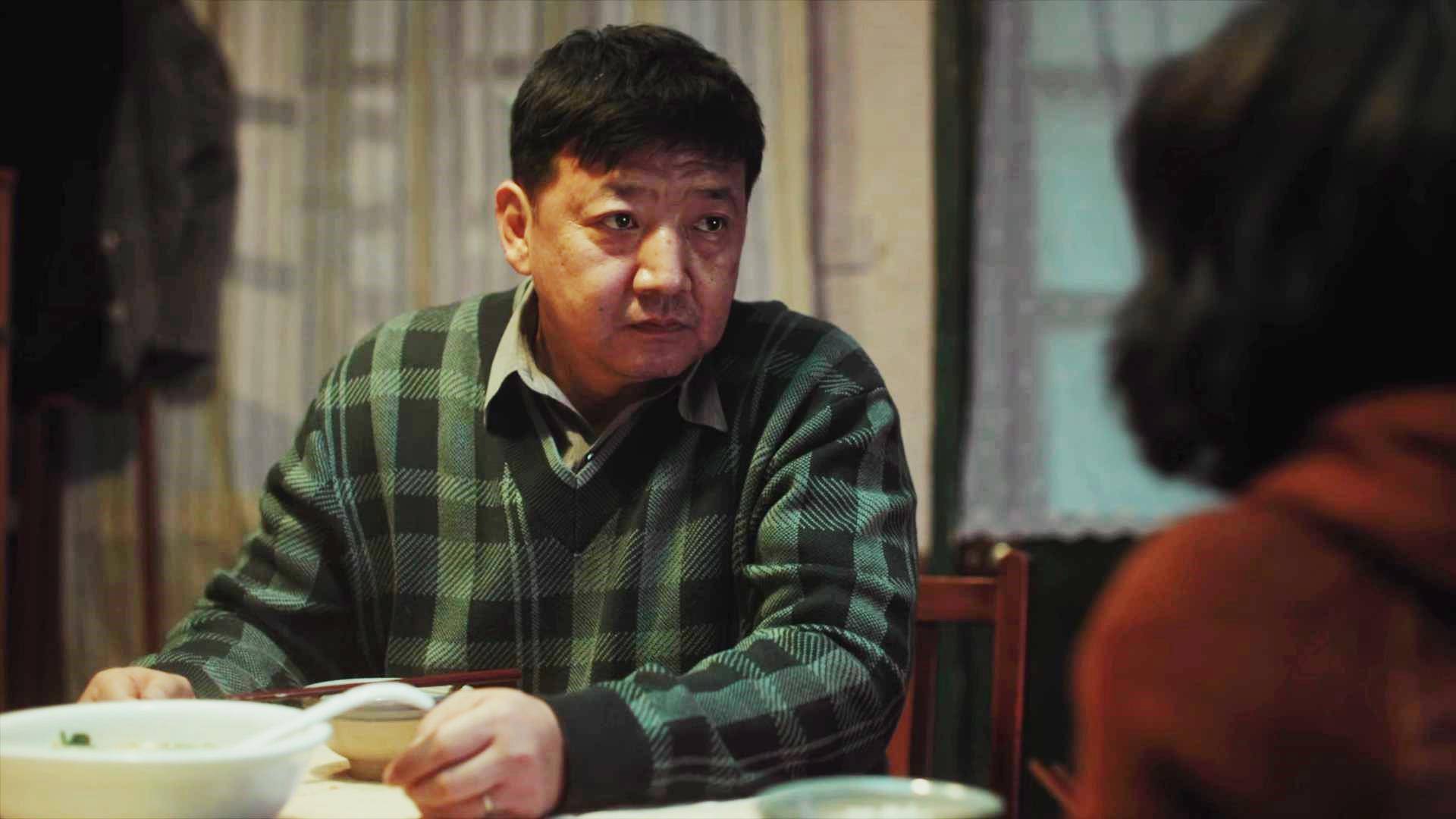王砚辉,《回来的女儿》中的民推影帝,一幕吃面戏演出心酸委屈_镜头