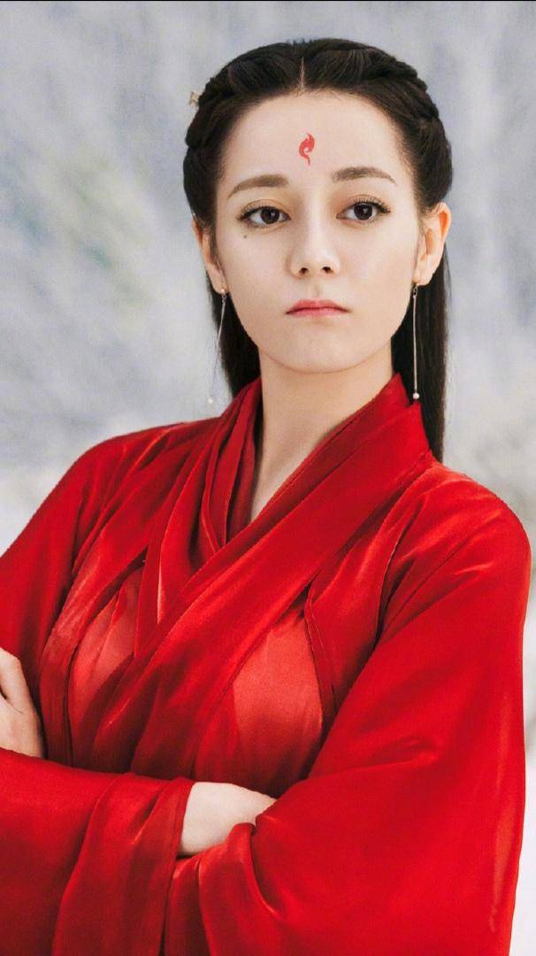 迪丽热巴穿上旗袍 真是让人眼前一亮 感性 倾国倾城_身材_白凤九_三生