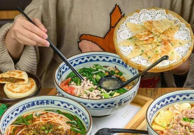 全国米线加盟店排行榜_餐饮加盟店排行榜前100,牦牛道米线上榜