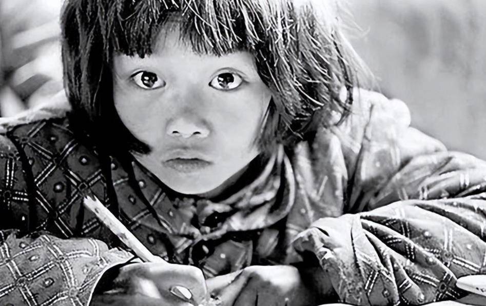 29年前的大眼睛女孩苏明娟命运改变如今已是副厅级干部