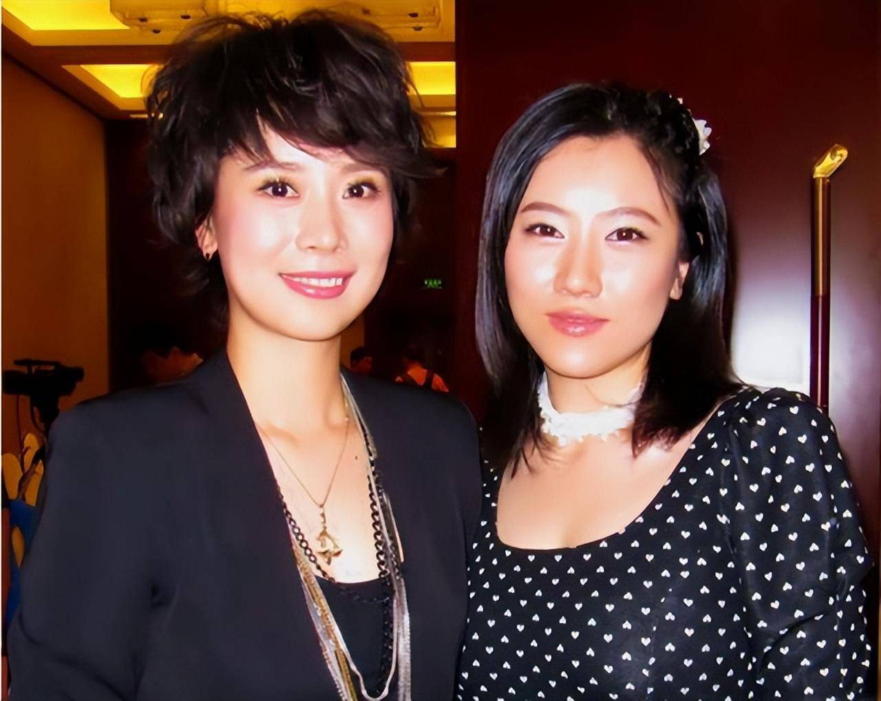 巴图:被生父拒认25年,从小被宋丹丹打压,娶大7岁妻子收获幸福_王博谷