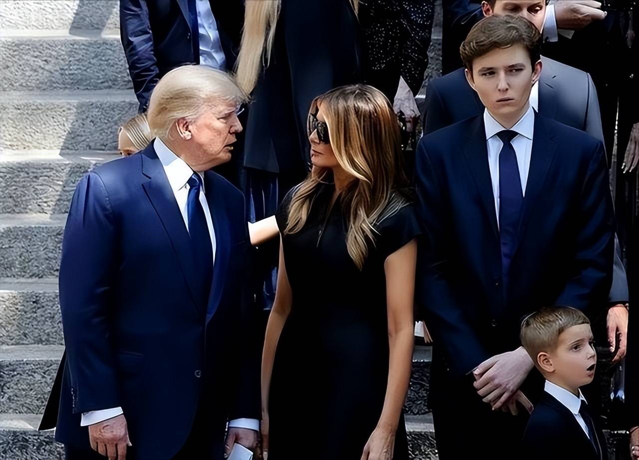 巴伦:特朗普60岁生的老来子,身高超2米,在姐姐婚礼上风头最盛_梅