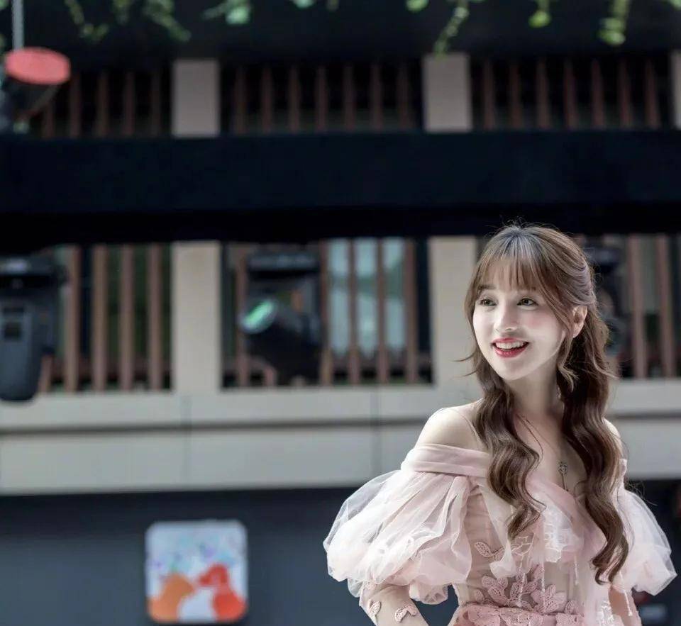童年女神金莎出席活动,胖到认不出来_状态_视频_问题