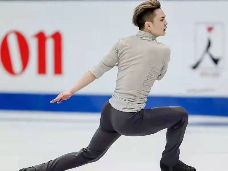 不如说是一种"无奈",个人伤痛,赛制改变,教练变更,时运不济的闫涵最终